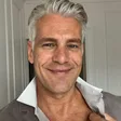 Portrait d'un habitant du quartier des Invalides après sa demande de devis dans le 7e