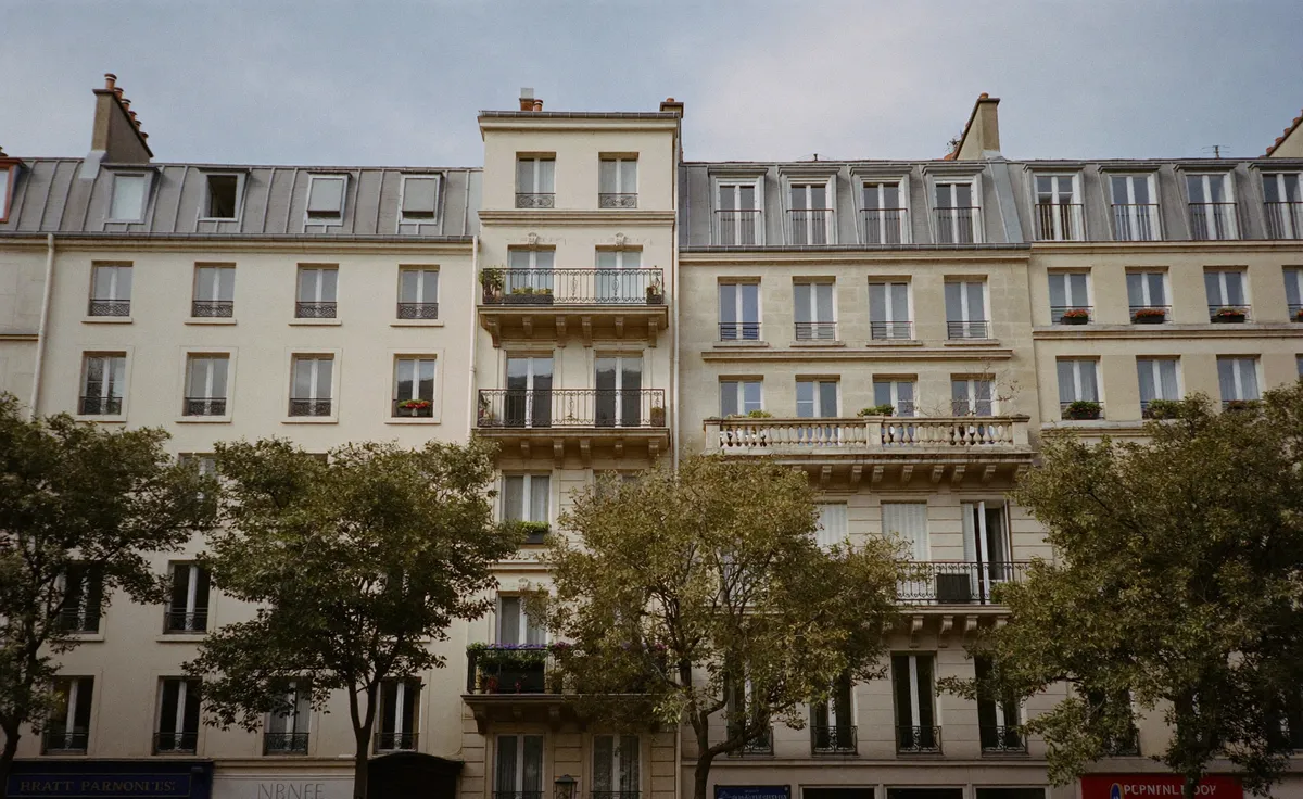 Rue résidentielle calme du 12e arrondissement de Paris